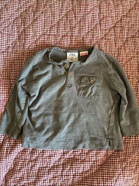 ZARA Boys' Slate Gray Long-Sleeve Henley Tee